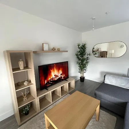 2 Bedroom City Centre Apartment In Hemel Hempstead Exterior photo