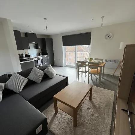 2 Bedroom City Centre Apartment In Hemel Hempstead Exterior photo