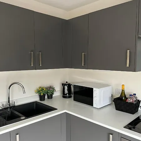 2 Bedroom City Centre Apartment In Hemel Hempstead Exterior photo