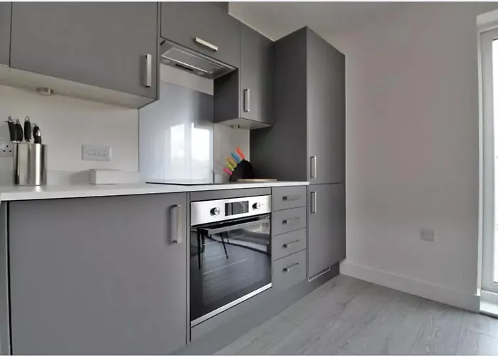2 Bedroom City Centre Apartment In Hemel Hempstead