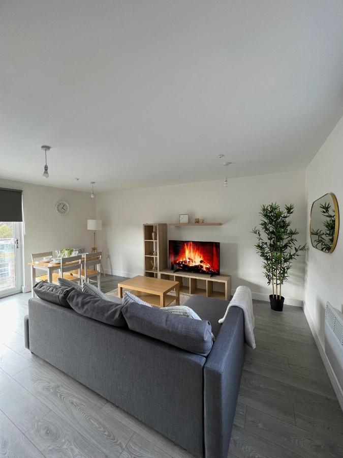 2 Bedroom Centre In Apartment *
