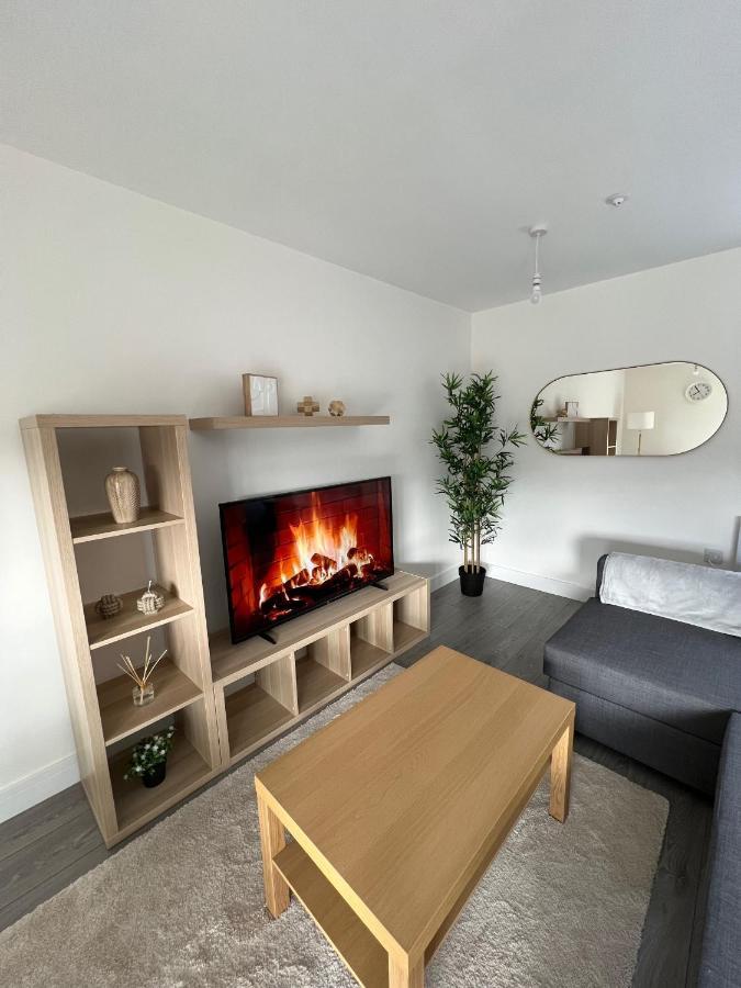 Apartment 2 Bedroom Centre In *