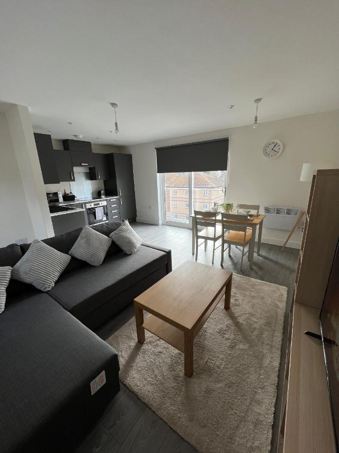 2 Bedroom Centre In *